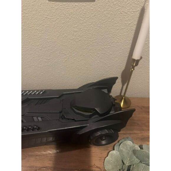 Batmobile and Batman Figurine Toy Combo - Picture 4 of 11